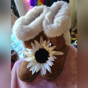 Cozy Brown Kids Boots with Faux Fur Lining